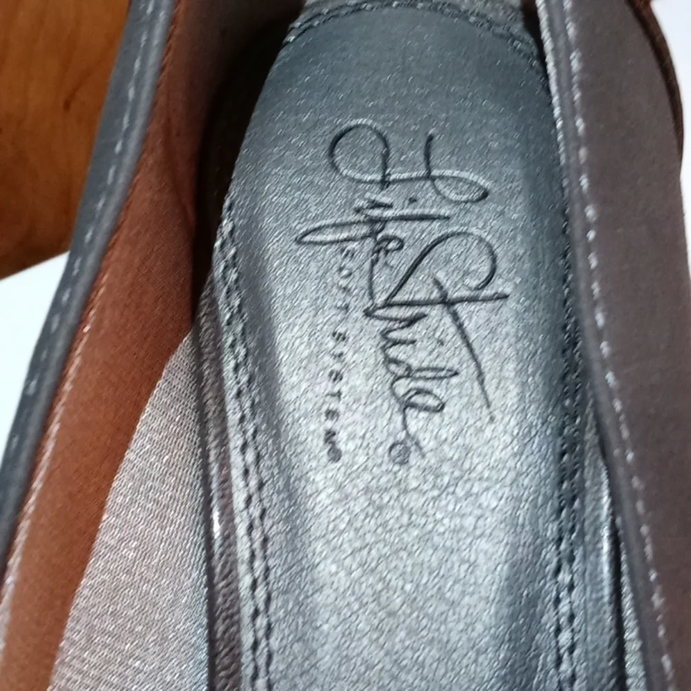 Life stride soft system comfort shoe 8M
